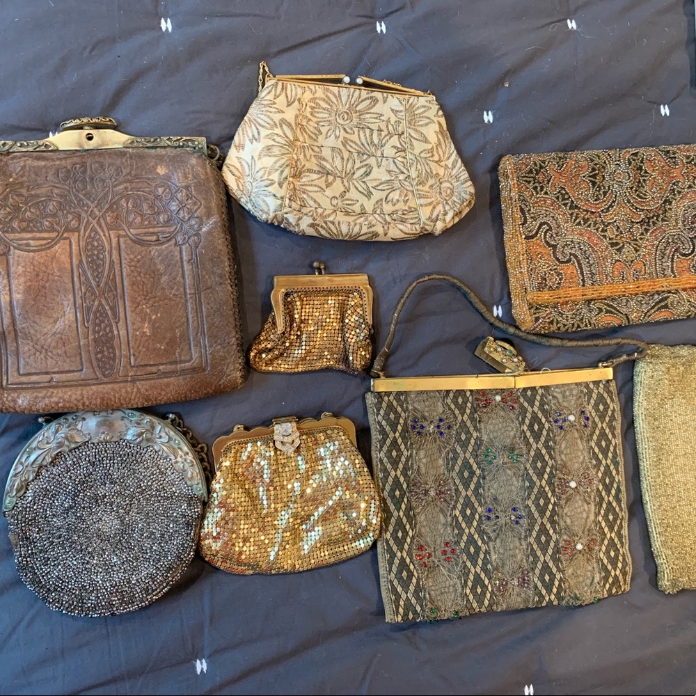 Lot of antique vintage purses, handbags. Largest measures approx 8x8.
